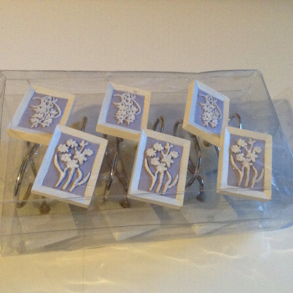 Shower curtain hooks - lilac